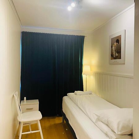 Arctic Inn, Cozy Single Bed Private Room In A Shared Apartment With Stunning Tromso Views Екстер'єр фото