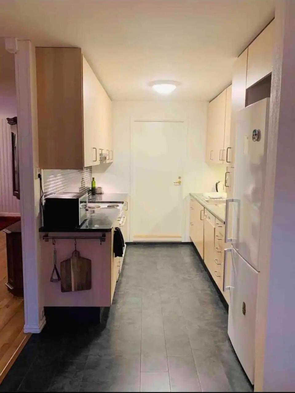 Arctic Inn, Cozy Single Bed Private Room In A Shared Apartment With Stunning Tromso Views Екстер'єр фото