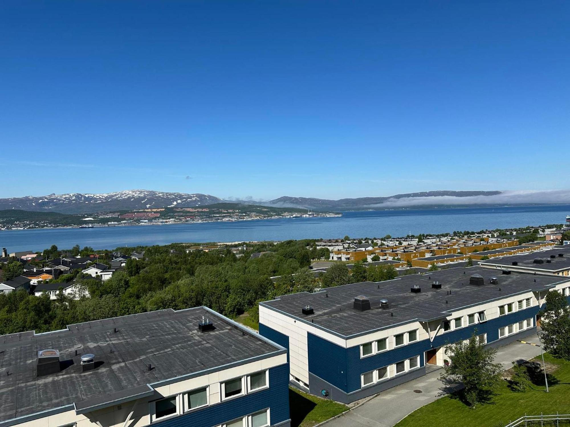 Arctic Inn, Cozy Single Bed Private Room In A Shared Apartment With Stunning Tromso Views Екстер'єр фото